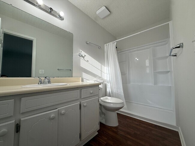 Building Photo - Beautifully Updated 3-Bedroom, 2-Bath Home...