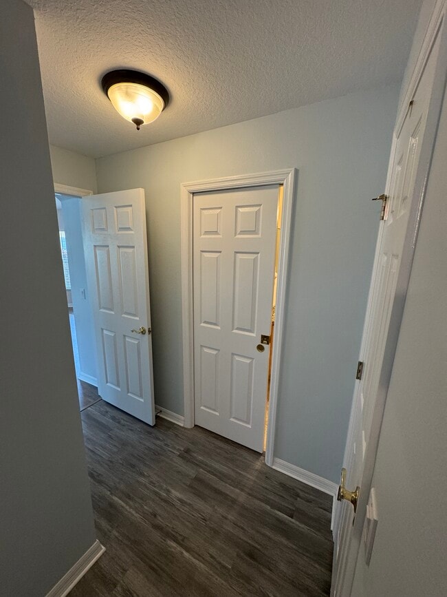 Building Photo - 304 Acadia Dr