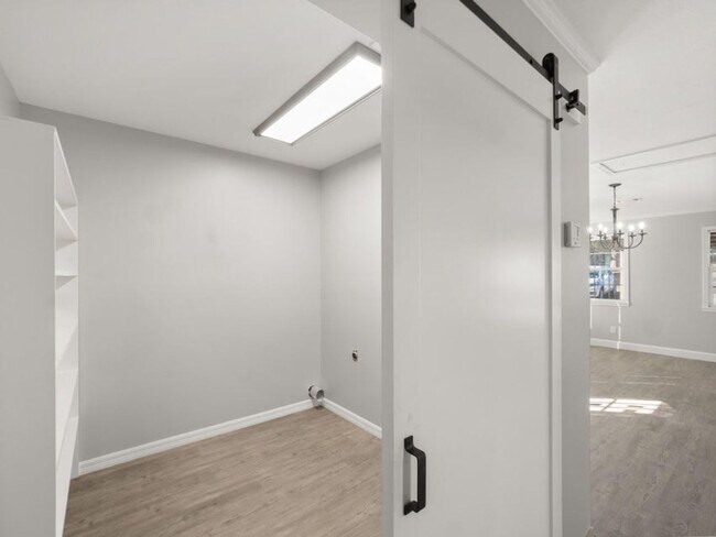 Building Photo - 506 Vernon St