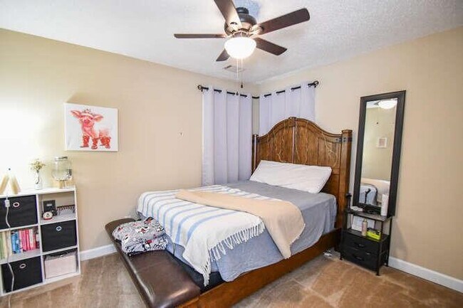 Building Photo - 886 Jefferson Walk Cir