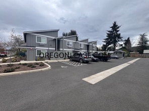 Building Photo - Newer 2-Bedroom Apartment located off Jasper rd in South Springfield