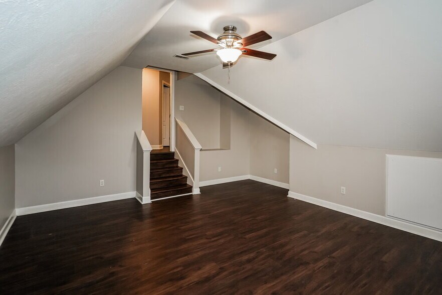 Building Photo - 1501 Teresa Ln