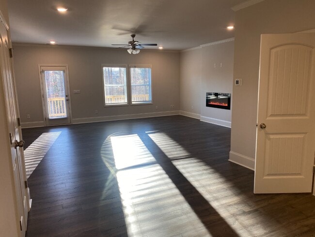 Building Photo - Modern 3-Story Townhome Near Woodstock High & Middle School
