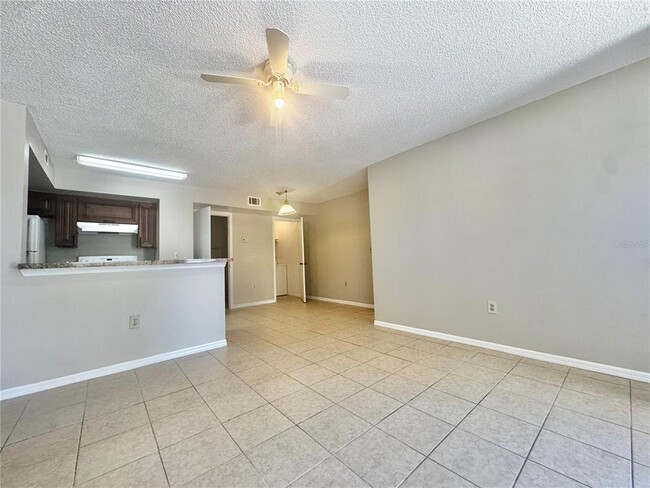 Building Photo - 401 Fountainhead Cir
