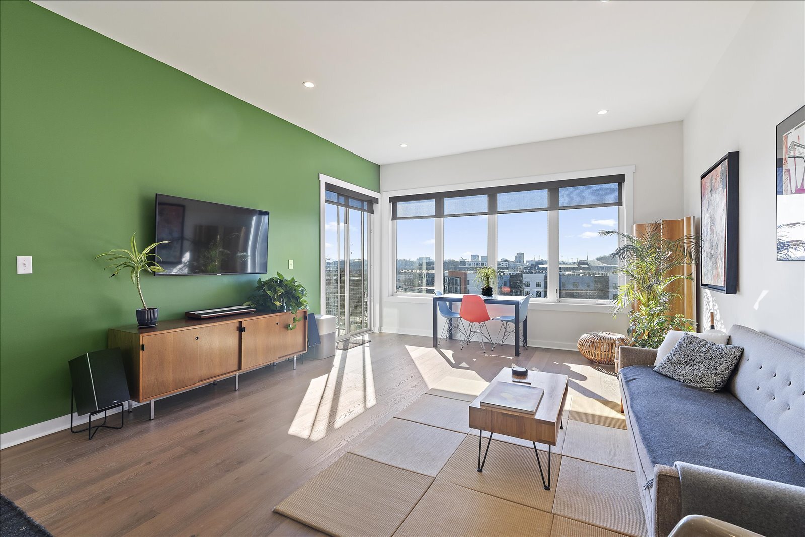 Building Photo - 411 Fairpoint St