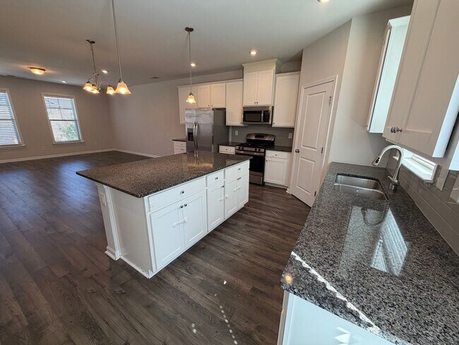 Building Photo - 311 Mahone Dr