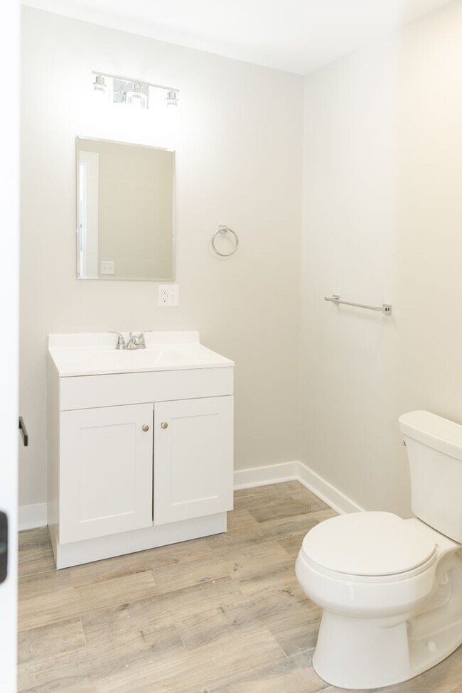 Building Photo - 503 Linden St