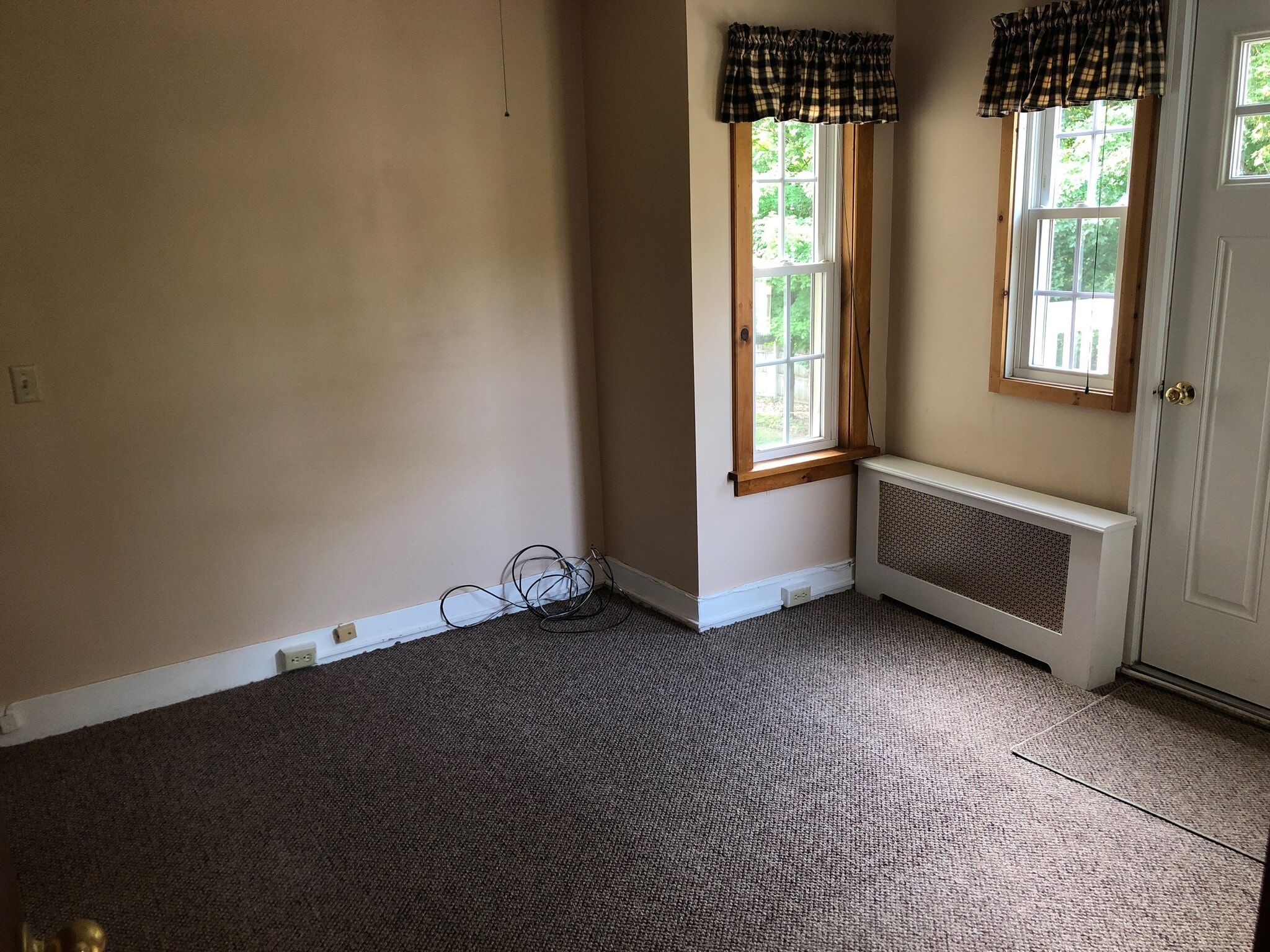 Building Photo - 122 Curtis Ave