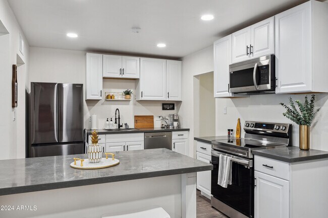 Building Photo - 3814 N 36th St