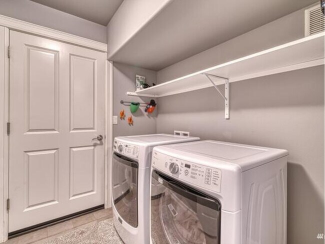 Building Photo - 6554 Hunt Highlands Loop