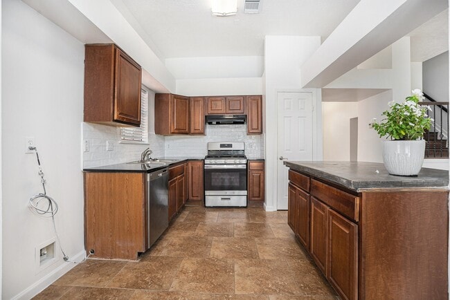 Building Photo - 1719 Dogwood Brook Trail