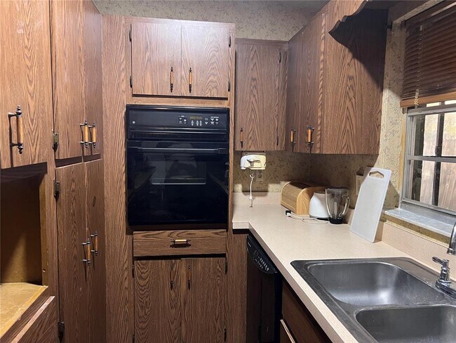 Building Photo - 727 Wyoming Ave