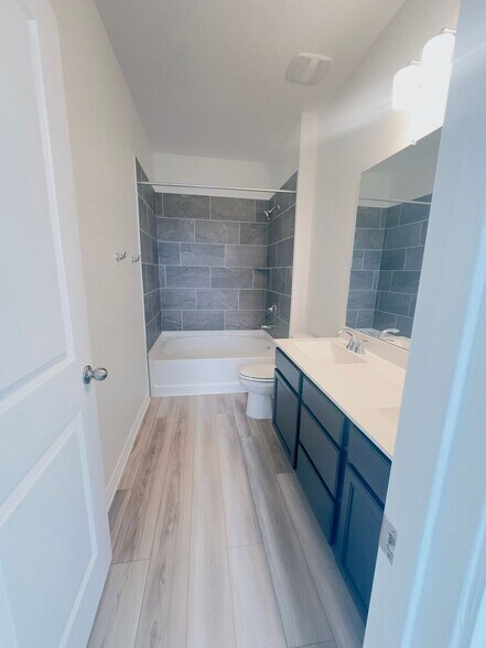 Building Photo - 14311 Calaveras Cv