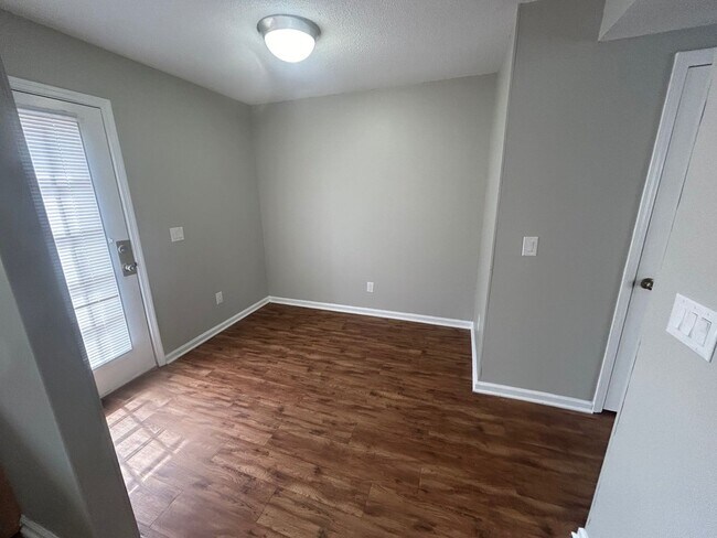 Building Photo - 940-403 Glenn Street, West Columbia SC 29169