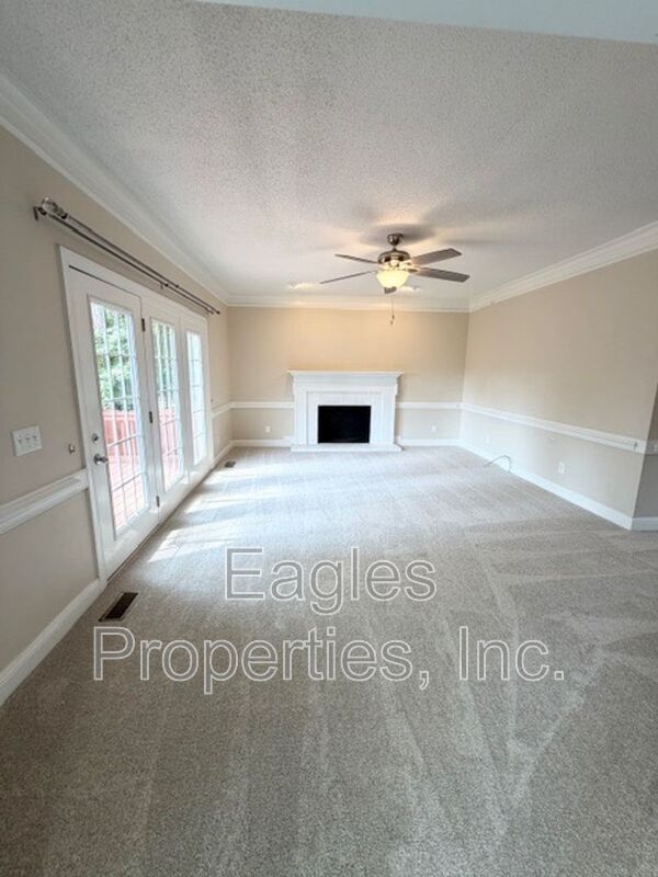 Building Photo - 242 N Marion Dr