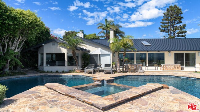 Building Photo - 29020 Cliffside Dr