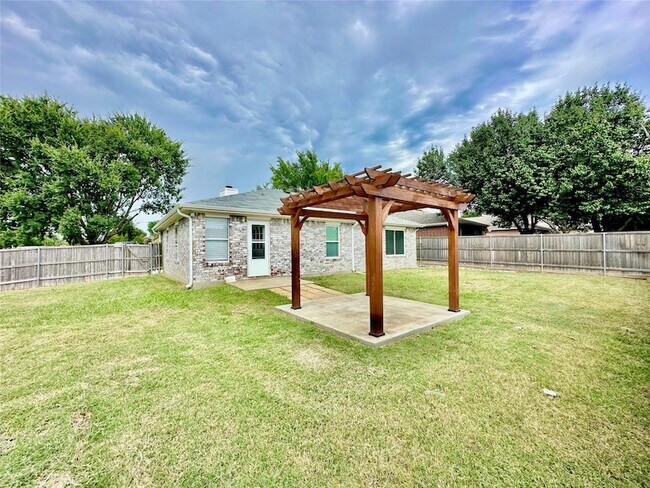 Building Photo - 4924 Mountain Ridge Ln