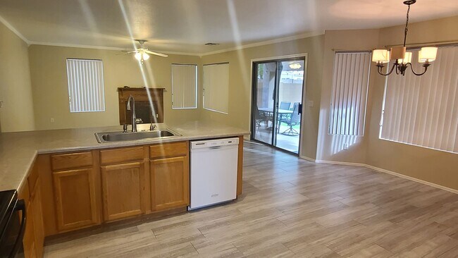 Building Photo - 5-bedroom in the heart of Gilbert