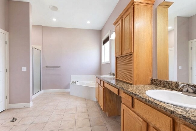 Building Photo - 185 Stoney Pointe Dr