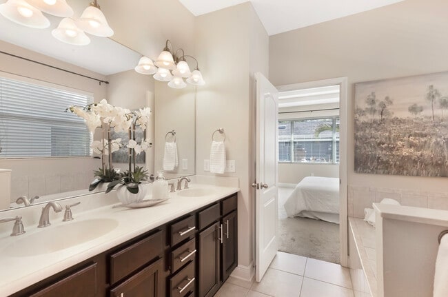 Building Photo - 7410 S Fitzgerald St