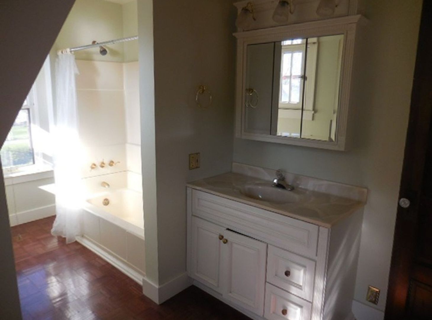 Building Photo - 120 W 10th St