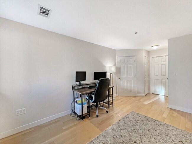 Second Bedroom - 1050 N Taylor St
