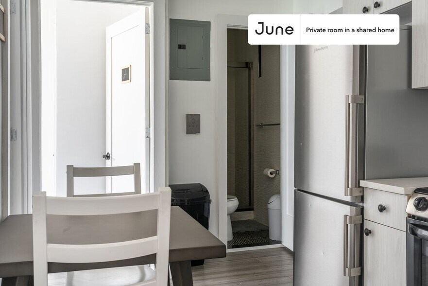 Building Photo - Private bedroom in 2 bed/1 bath Home