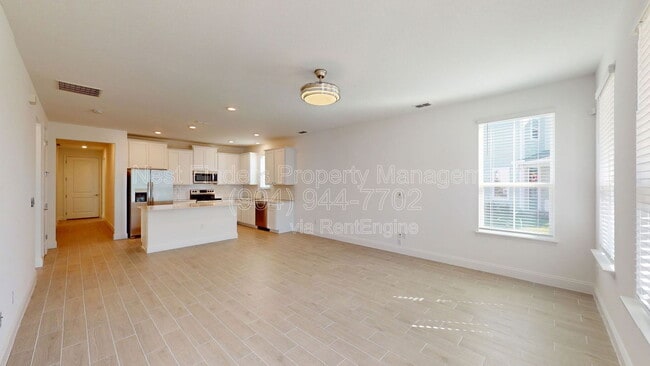 Building Photo - 46 Samantha Ct