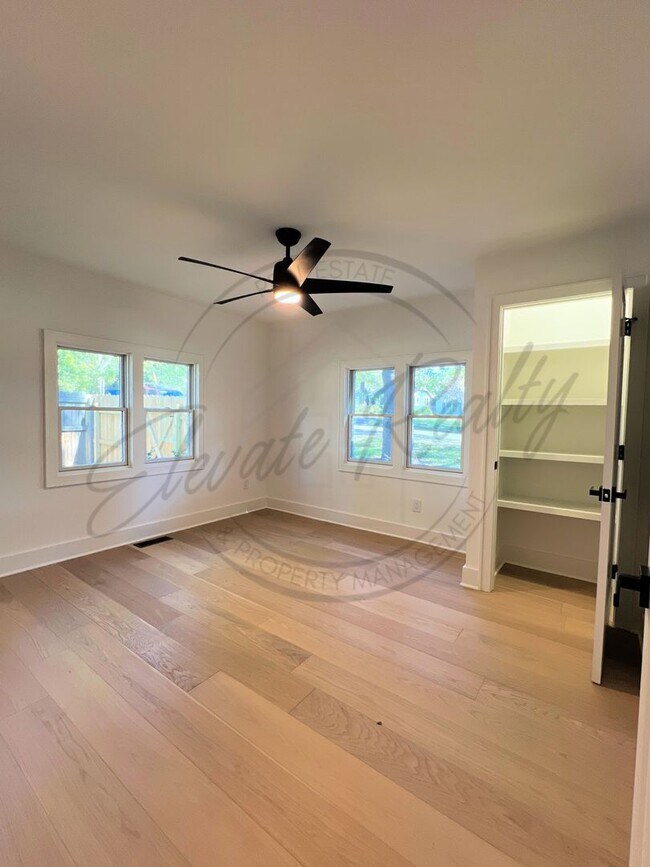 Building Photo - Modern Elegance in the Heart of Nashville ...