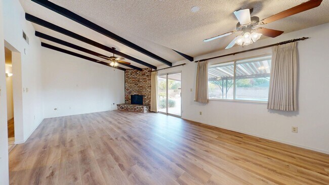 Building Photo - ****OPEN HOUSE**** Friday April, 31, 2026 @ 1-3pm