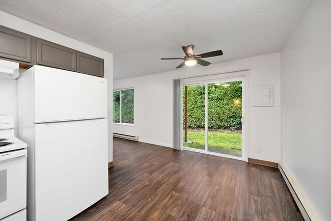 Building Photo - 2 bedroom home in Portsmouth Community!!