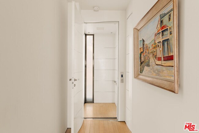 Building Photo - 1267 Palisades Beach Rd