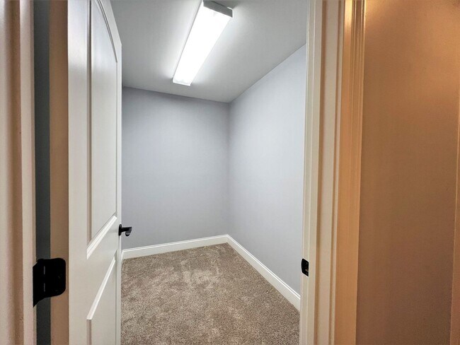 Building Photo - Stunning 4 bedroom in the Polo Club in Wes...