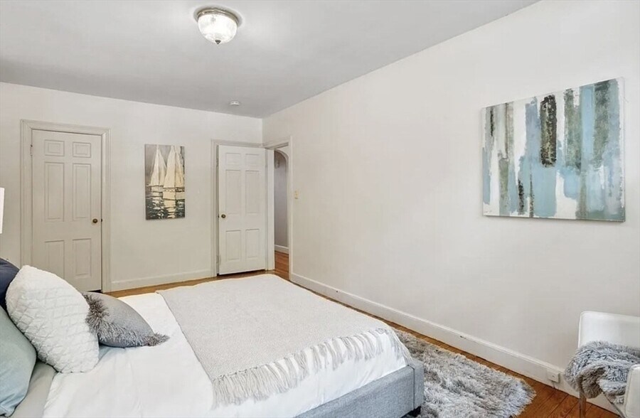 Building Photo - 60 Sutherland Rd