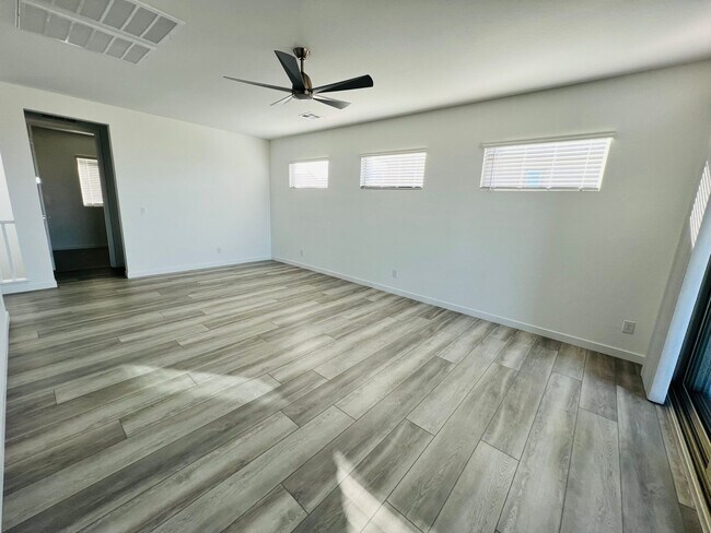 Building Photo - New Summerlin View