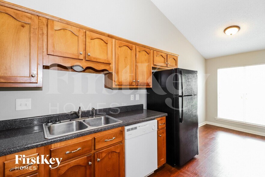 Building Photo - 10219 Cottage Oaks Cove