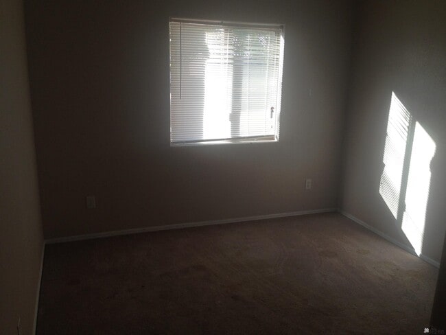 Building Photo - 10176 E 37th St