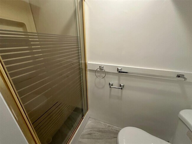 Building Photo - 3607 Cambridge St