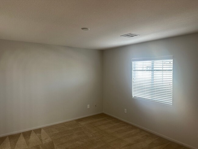 Building Photo - Henderson!!! Community: Cadence!! 4 Bedrooms!!! Bed & Full bath downstairs!! Loft/computer area u...