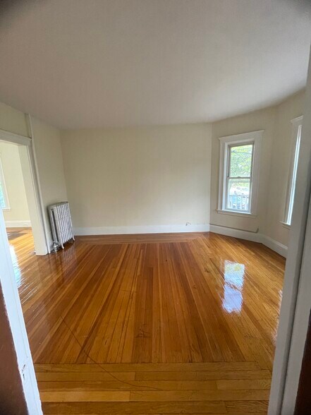 Primary Photo - 17 Egerton Rd