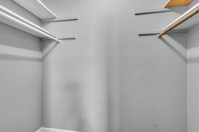 Building Photo - 1325 Sunset St