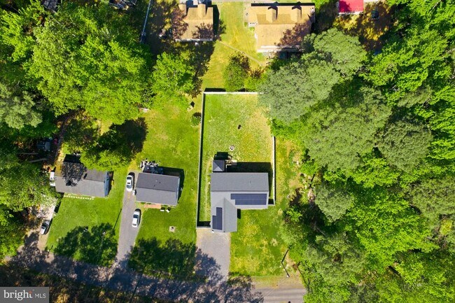 Building Photo - 283 Shorewood Dr