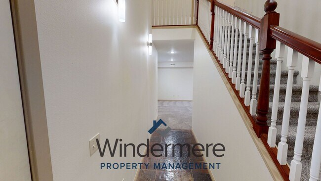 Building Photo - coll1100