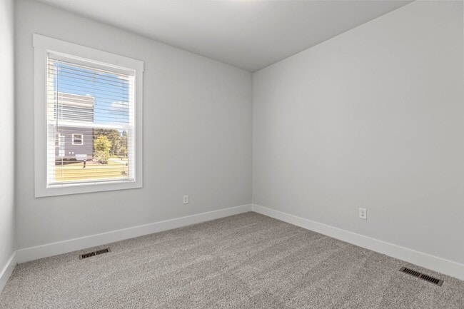 Building Photo - 118 Cottage Way