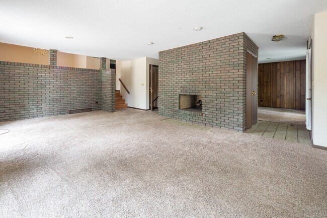 Building Photo - 3385 37th Ave