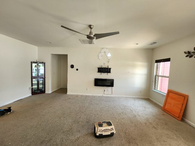 Building Photo - 2041 Leeds Ln