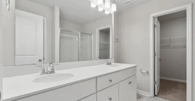 Building Photo - 2129 Clapham Ct