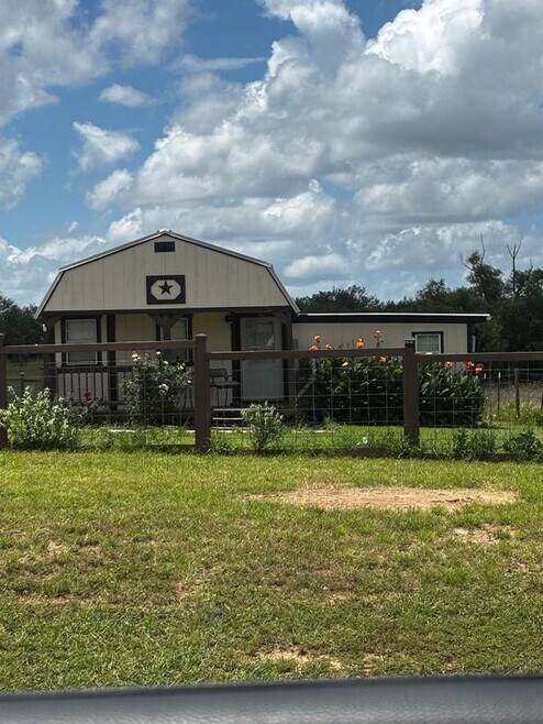 Building Photo - 11124 US Hwy 87 E