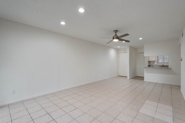 Building Photo - 12100 Melville Dr