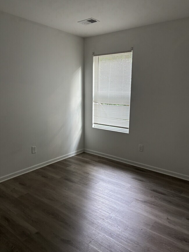 Building Photo - 4534 Beacon Hls Dr